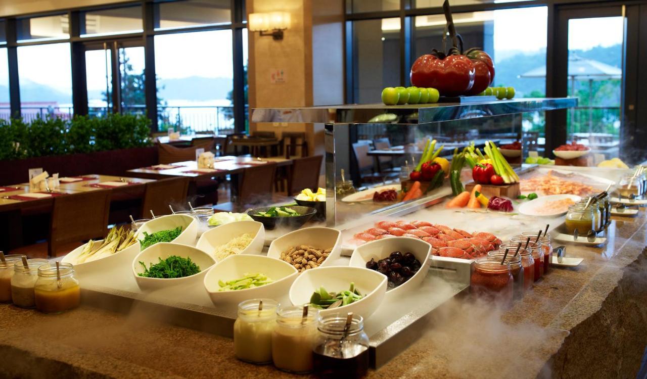 Fleur De Chine Hotel Yuchi Exterior photo A salad bar