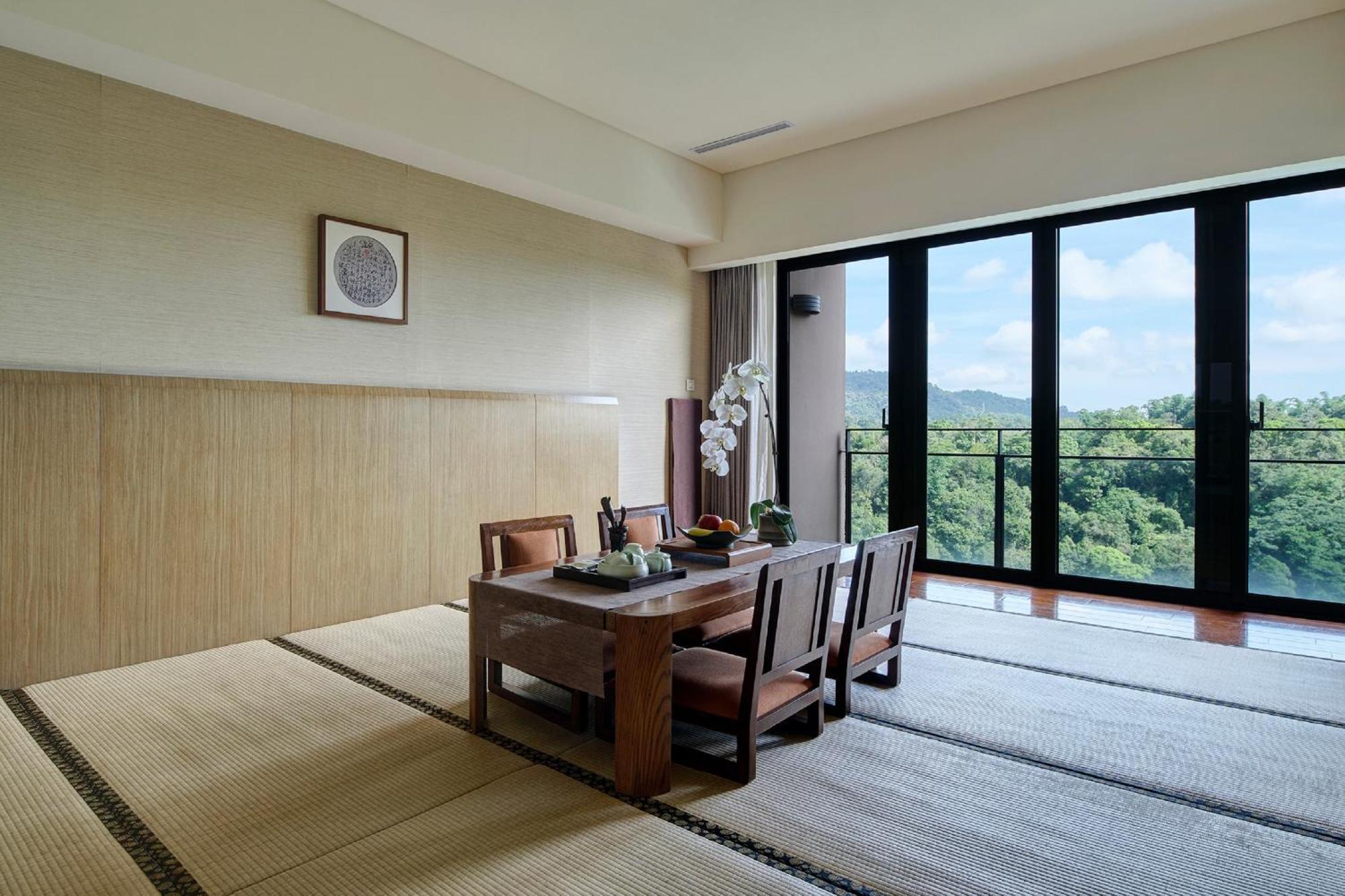 Fleur De Chine Hotel Yuchi Room photo A traditional Japanese room