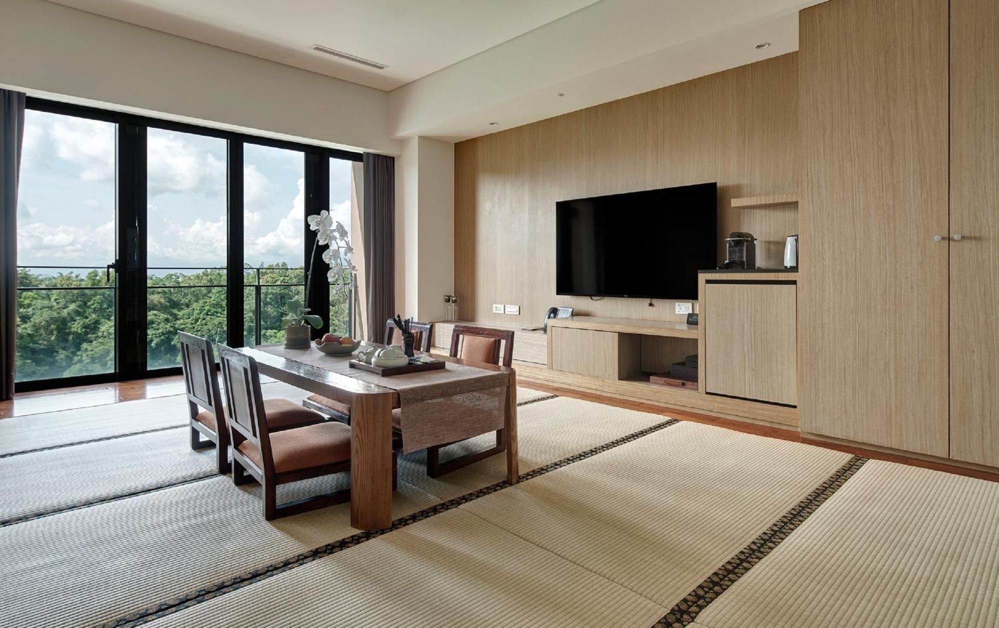 Fleur De Chine Hotel Yuchi Exterior photo A living room with a tatami floor