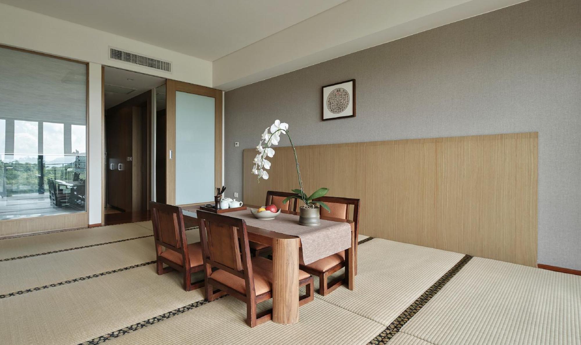 Fleur De Chine Hotel Yuchi Exterior photo A dining room with tatami flooring